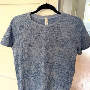 Lululemon swifty breathe relaxed fit short sleeve shirt.